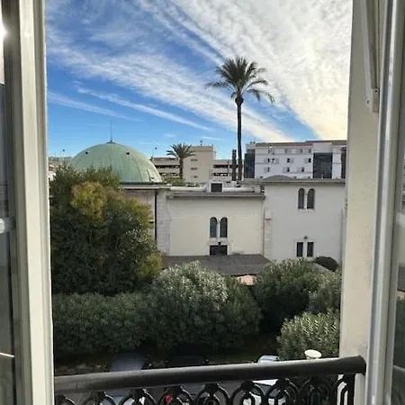 Apartmán W Parking, Close To Film Festival Palace *