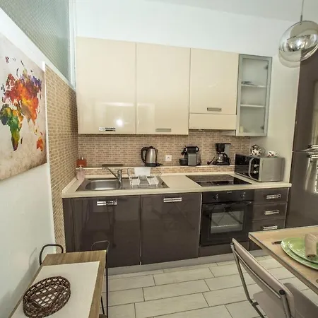 Apartmán W Parking, Close To Film Festival Palace *